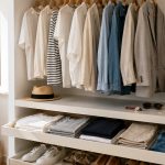 Capsule wardrobe na lato 2026: sprawdzamy, ile koszulek, skarpet i dodatków wystarczy na upały, urlop, pracę i podróż bez przeładowanej szafy oraz zbędnych zakupów sezonowych w Polsce latem.