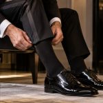 Eleganckie skarpetki męskie — cztery zasady dżentelmena. Bawełna mercezzowana, wełna merino, długość pod kolano, polskie i europejskie marki Skarpol, Falke.