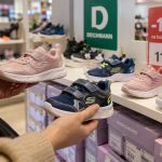 Deichmann oferuje 15% rabatu na wybrane buty dziecięce od 119 zł. Sprawdź kod BABY15, termin promocji, warunki i realne oszczędności.